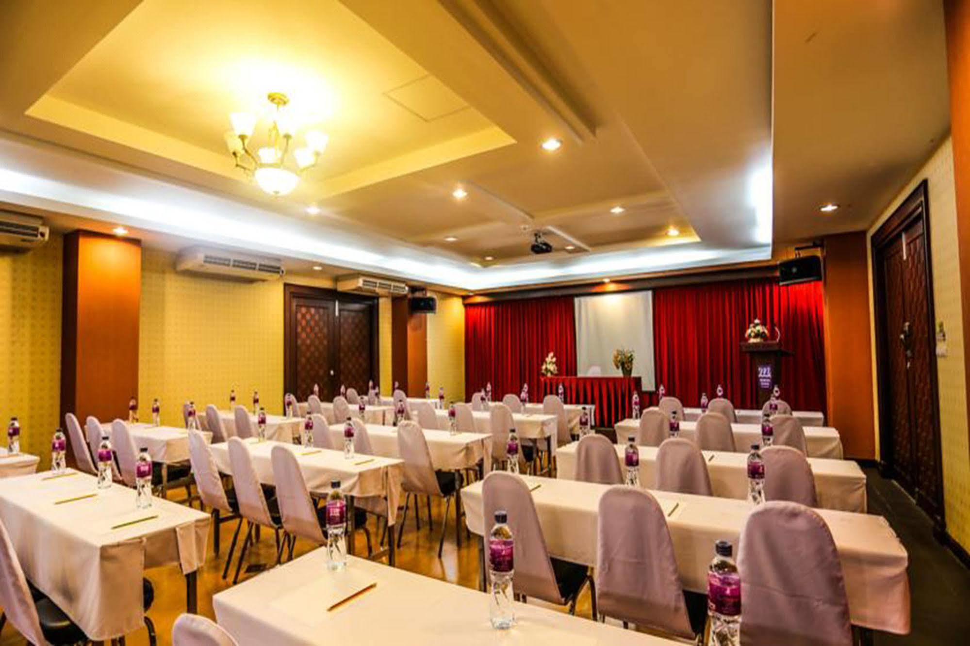 Madina Rayong Hotel Exteriér fotografie