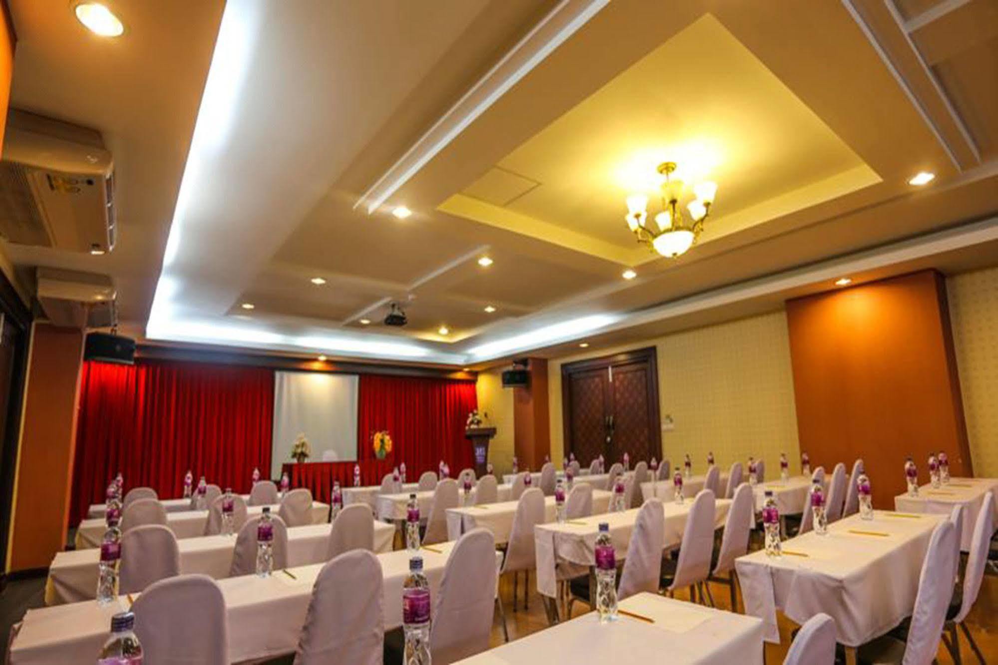 Madina Rayong Hotel Exteriér fotografie